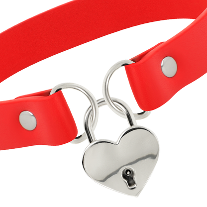 COQUETTE - CHIC DESIRE COLLIER EN CUIR VEGAN ROUGE AVEC ACCESSOIRE COEUR AVEC CL?
