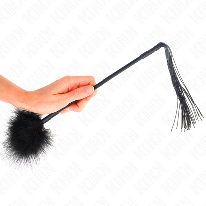 KINK - Fouet en silicone avec plumes pour chatouiller 47 cm